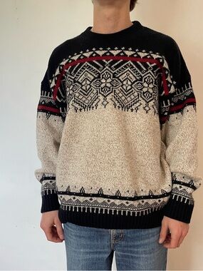Vintage-Inspired Crewneck Sweater in Black, Cream & Red
